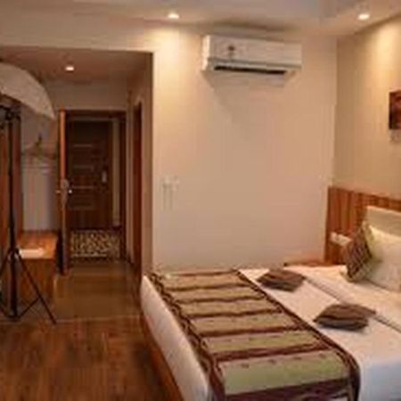 Hotel Le Roi Raipur At Raipur Railway Station Exteriör bild