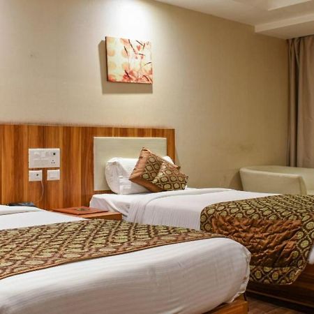 Hotel Le Roi Raipur At Raipur Railway Station Exteriör bild