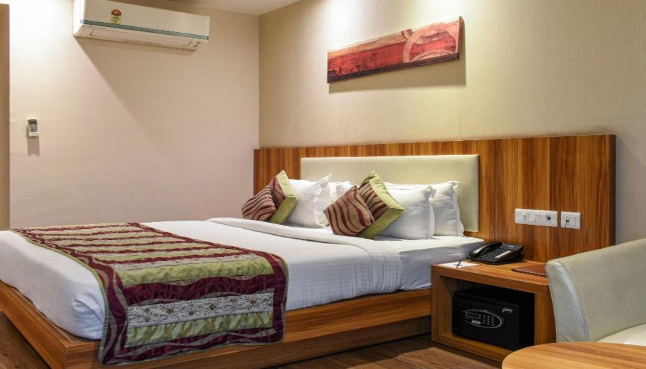 Hotel Le Roi Raipur At Raipur Railway Station Exteriör bild