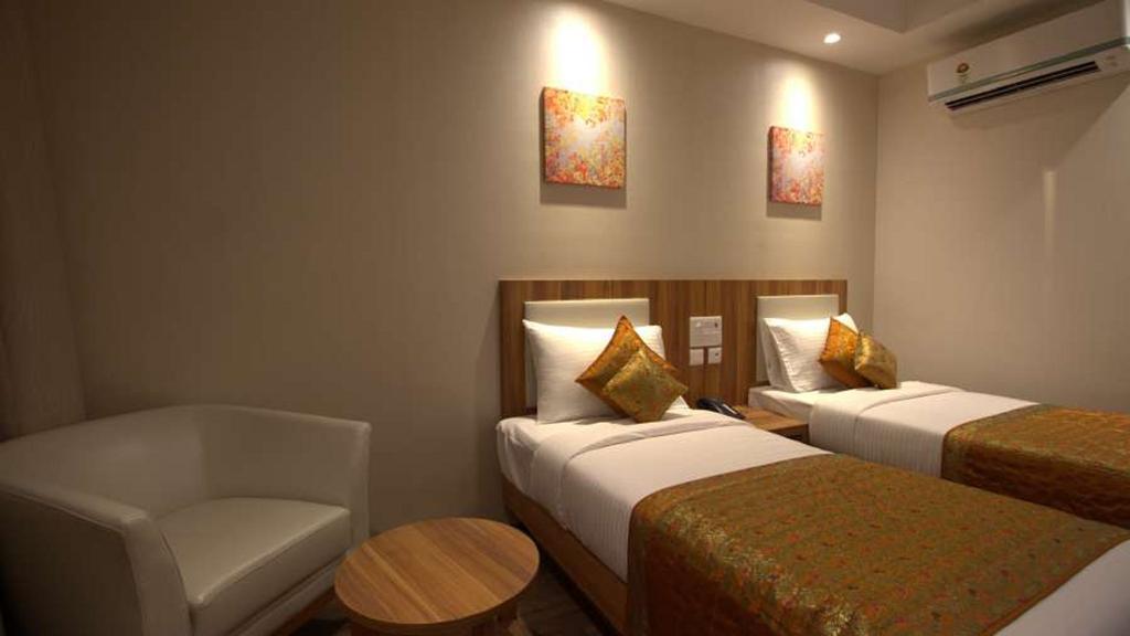 Hotel Le Roi Raipur At Raipur Railway Station Exteriör bild