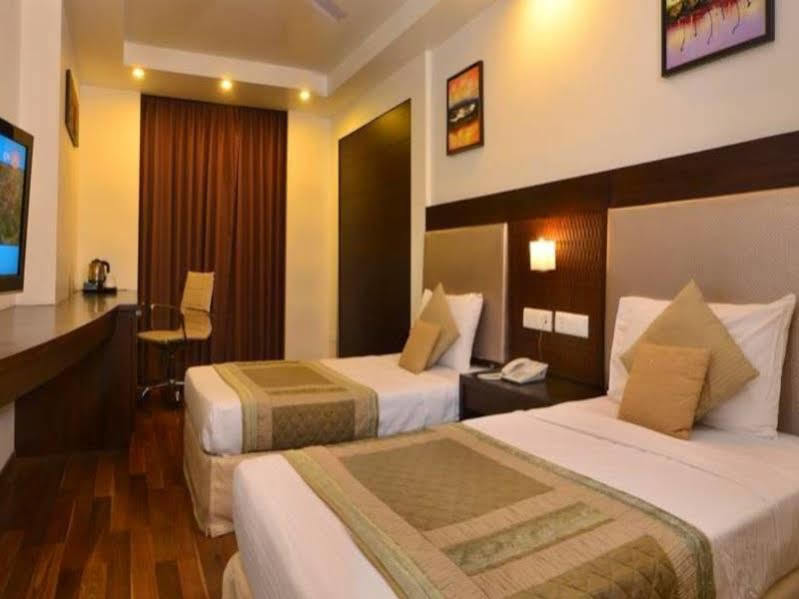 Hotel Le Roi Raipur At Raipur Railway Station Exteriör bild