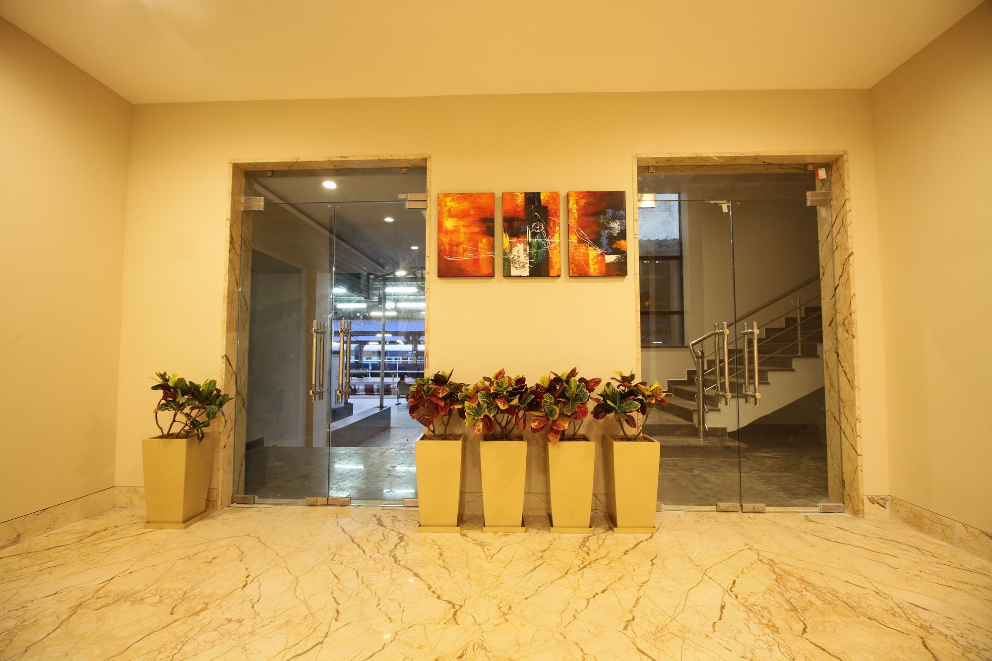 Hotel Le Roi Raipur At Raipur Railway Station Exteriör bild