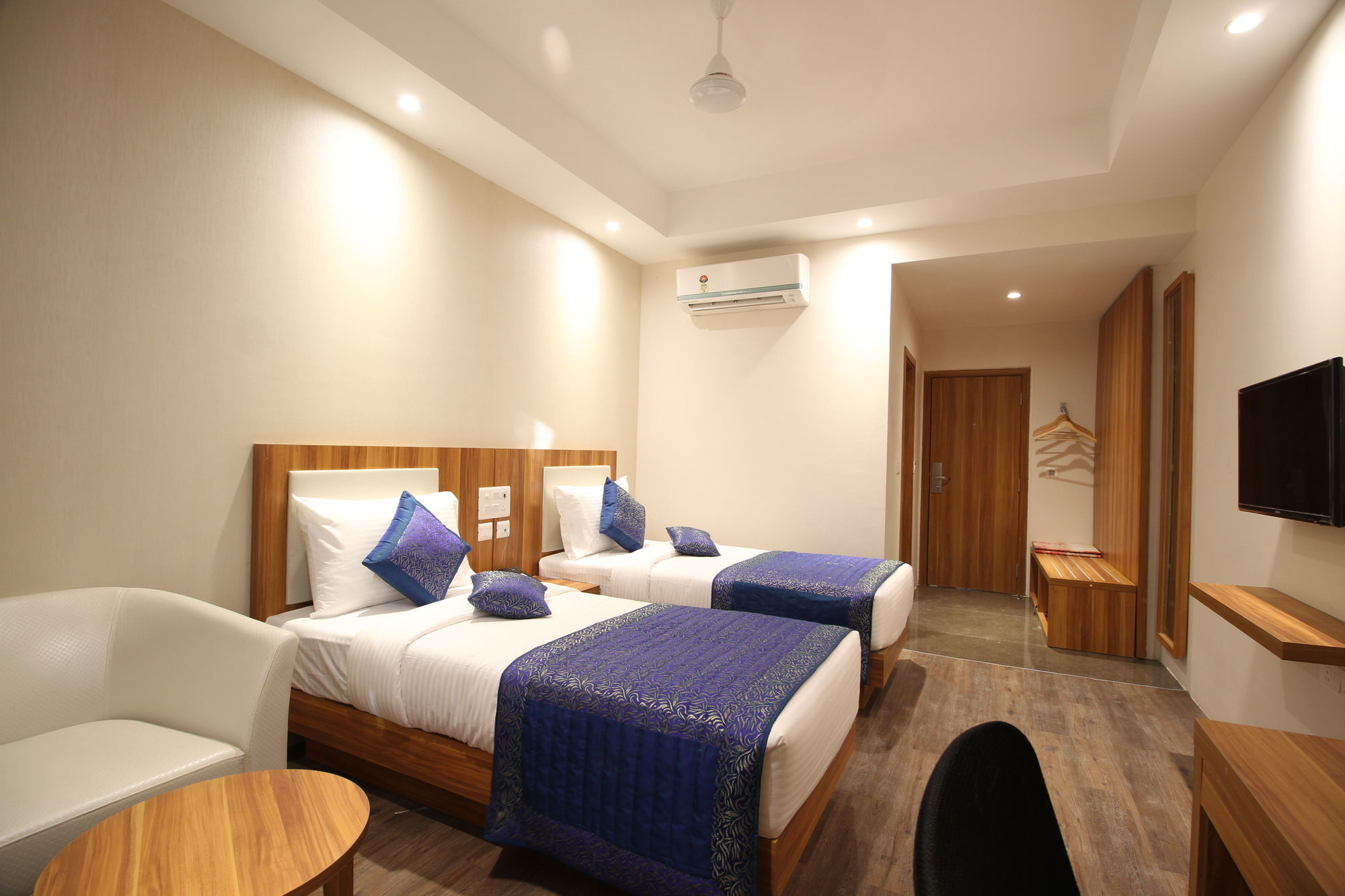 Hotel Le Roi Raipur At Raipur Railway Station Exteriör bild