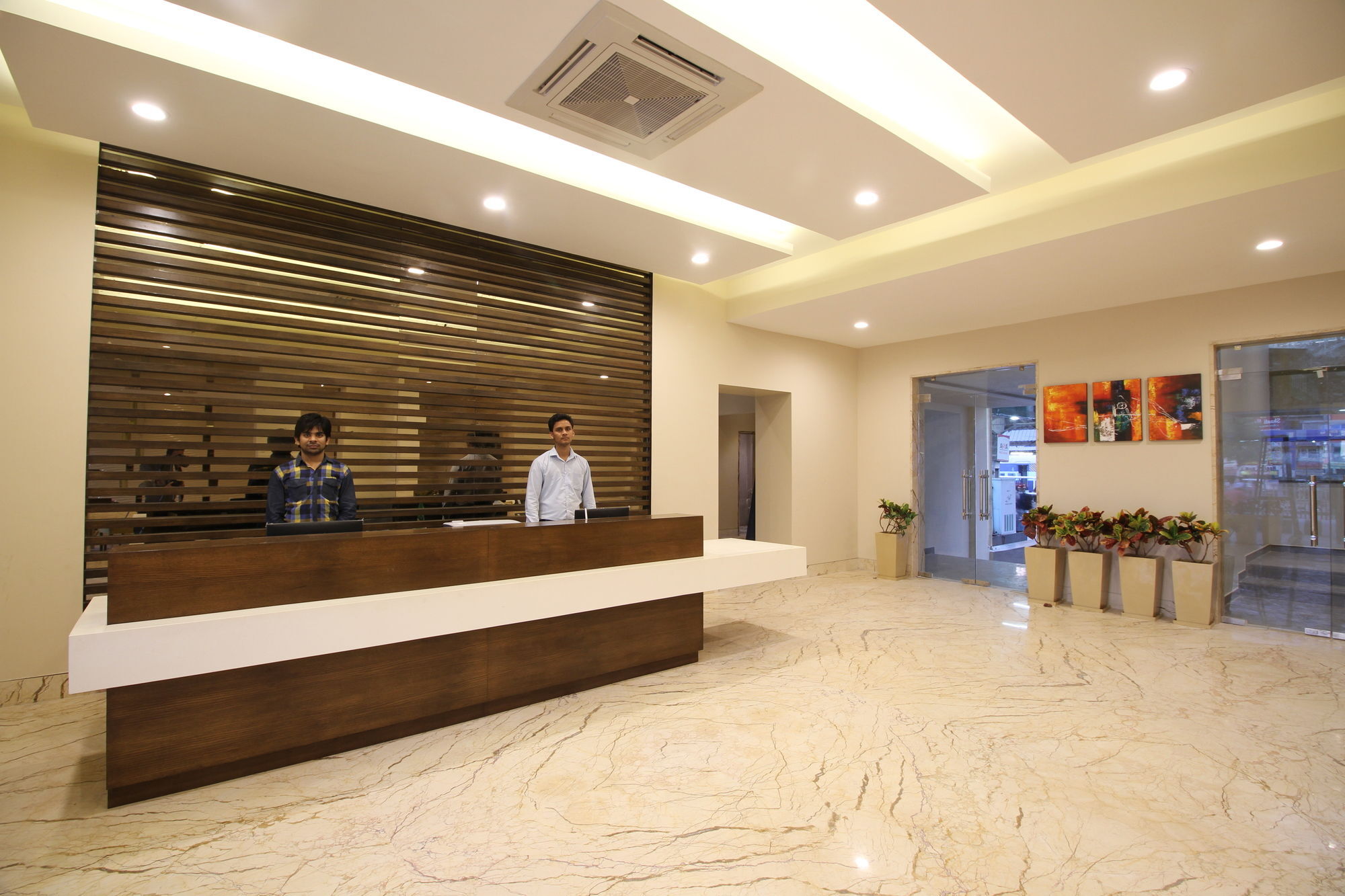 Hotel Le Roi Raipur At Raipur Railway Station Exteriör bild