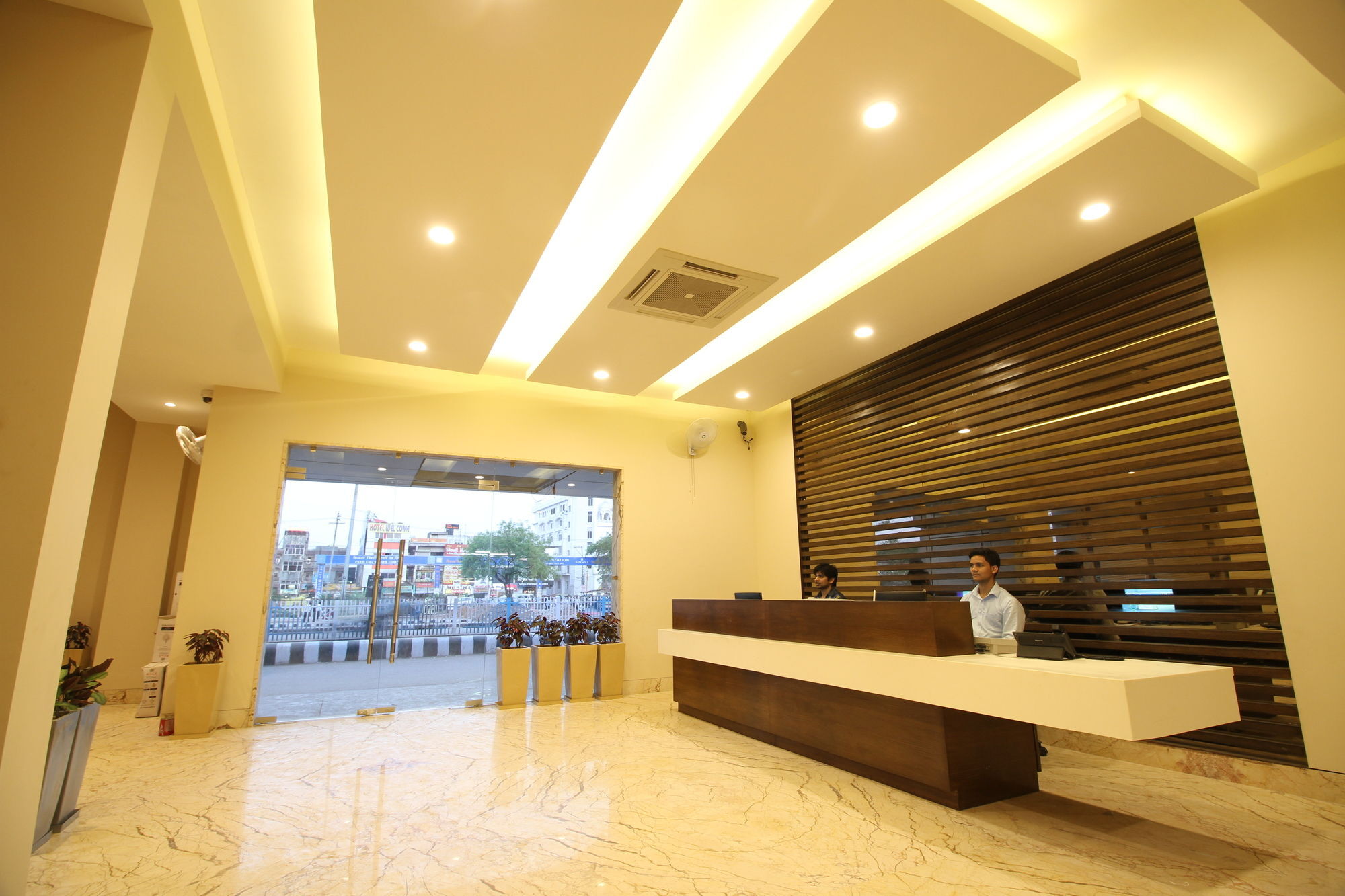 Hotel Le Roi Raipur At Raipur Railway Station Exteriör bild