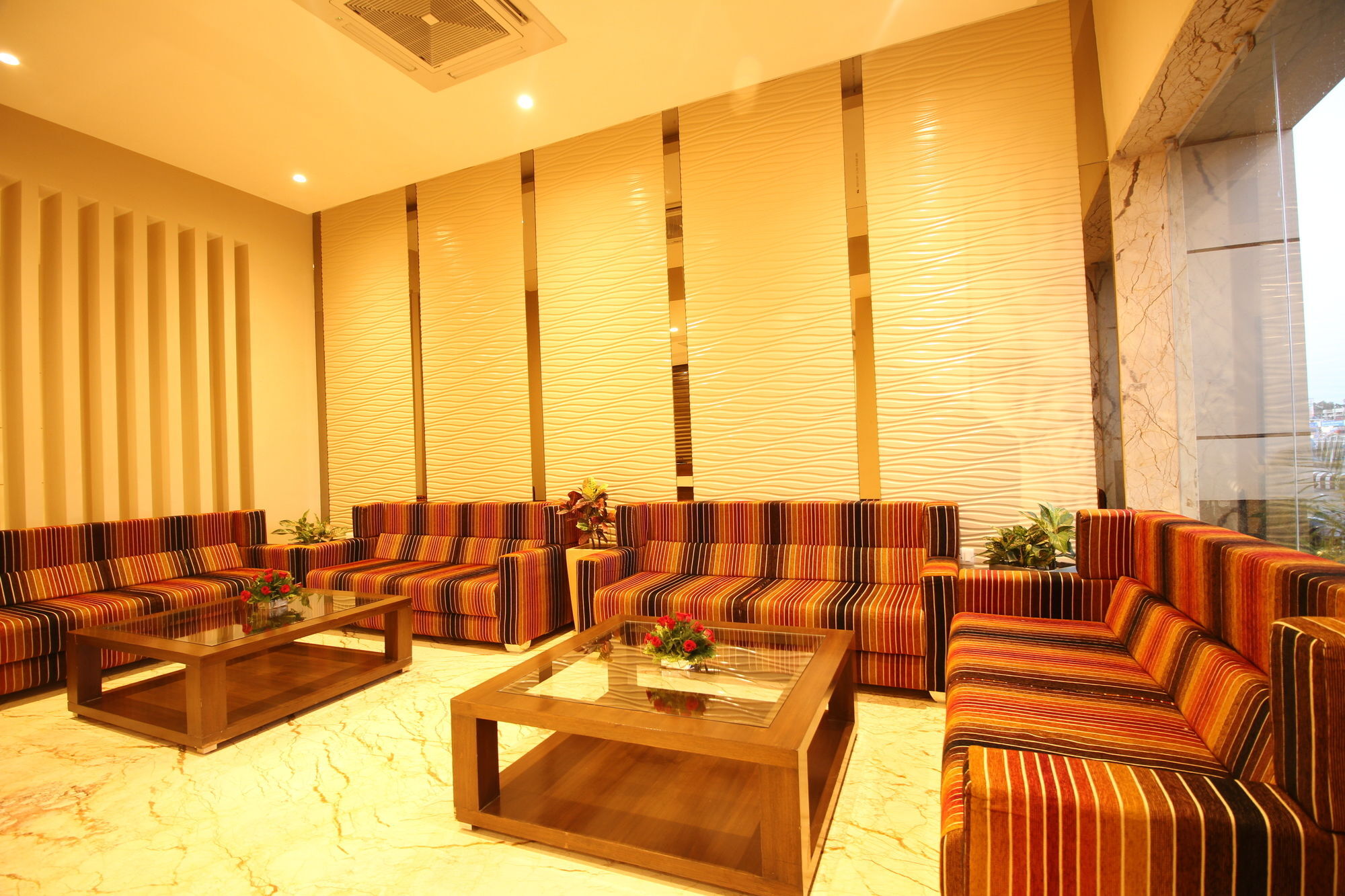 Hotel Le Roi Raipur At Raipur Railway Station Exteriör bild